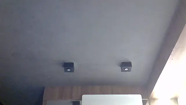 Chat +18 de SkinnyKitten ao vivo