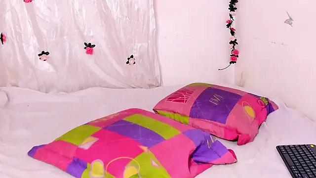 EvelynLuxx Adlı Modelin Canlı XXX Sohbeti