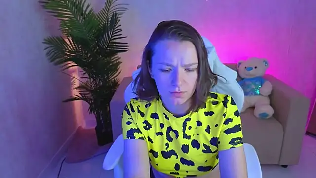 kira_hatti Adlı Modelin Canlı XXX Sohbeti