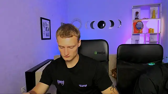 XXX chat uživo modela noah_nero