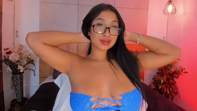 Chat +18 de BellaHarllow ao vivo