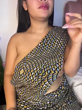 shara_queen1 Adlı Modelin Canlı XXX Sohbeti