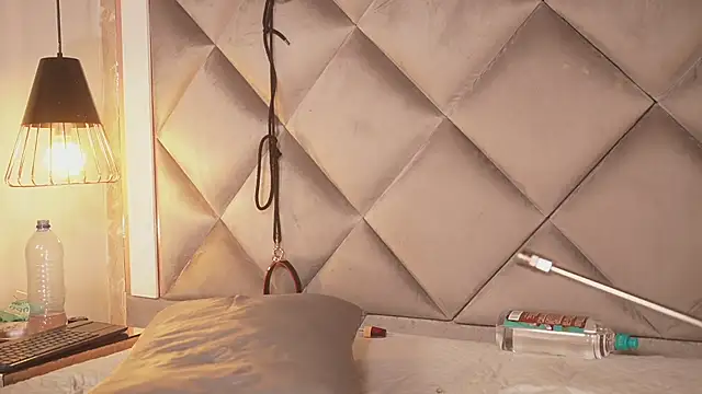 crystal_gilton Adlı Modelin Canlı XXX Sohbeti