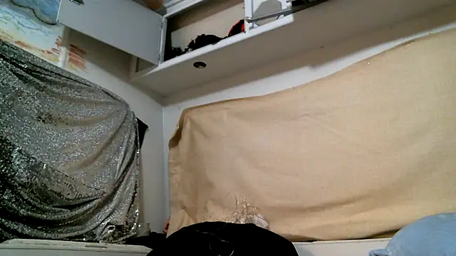 XXX chat uživo modela SexyB214