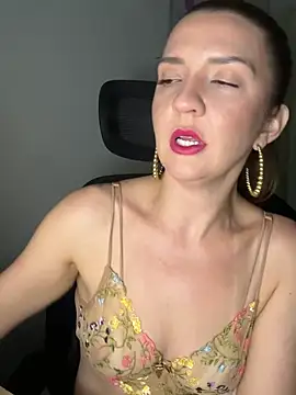Chat +18 de therealgingerr ao vivo