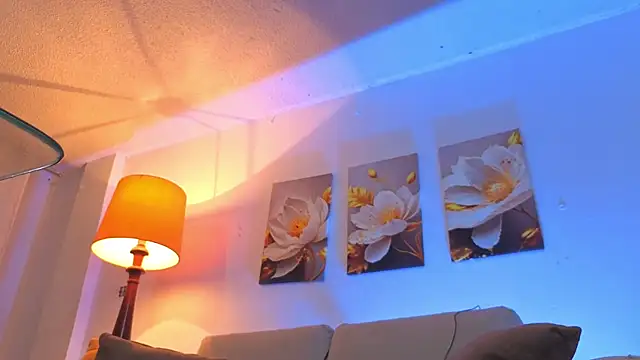 Viioletcollins Adlı Modelin Canlı XXX Sohbeti