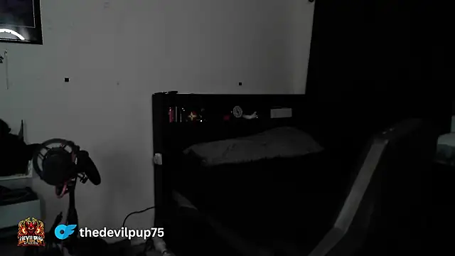 DevilPup75_ live XXX chat