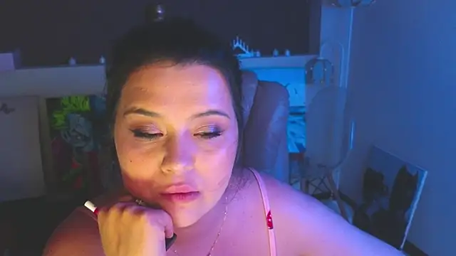 Chat +18 de Malika_uAngel ao vivo