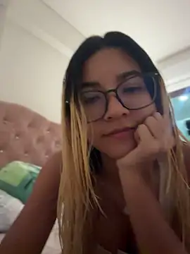 Pretty_roxxyyn Live XXX chat