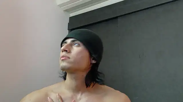 eren_jeager Adlı Modelin Canlı XXX Sohbeti
