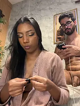 Naomisalles Adlı Modelin Canlı XXX Sohbeti