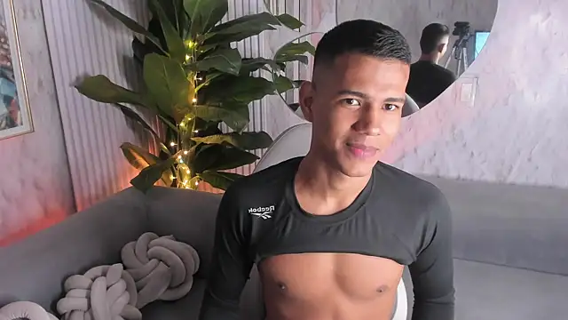 Show modela Noah_sexhotty na web-kameri
