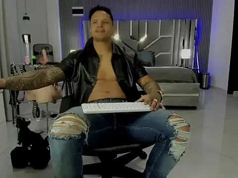master_leathern Live XXX chat