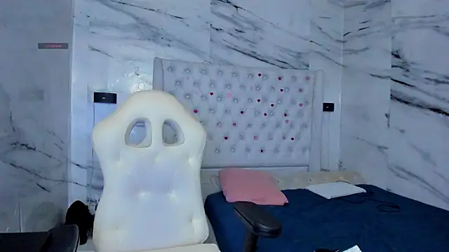 Chat +18 de arissha_lee ao vivo