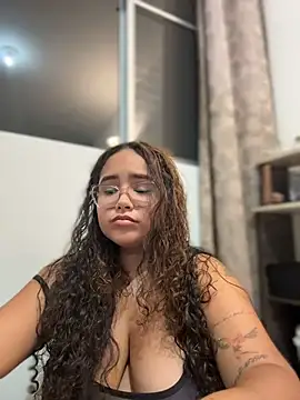 CurlyGirl_1's Live XXX Chat