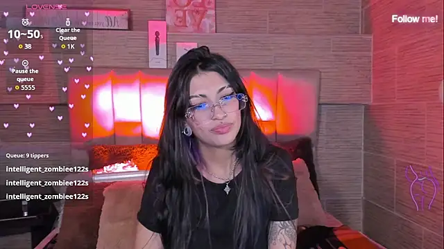 mia_devine_ 即時 XXX 聊天