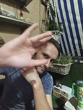 johnickxxx Adlı Modelin Canlı XXX Sohbeti
