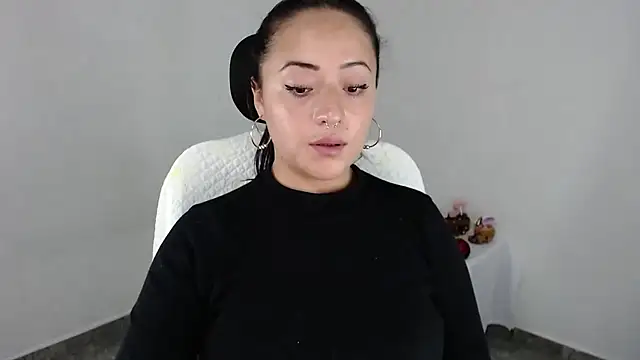 Chat +18 de jjulietha95 ao vivo