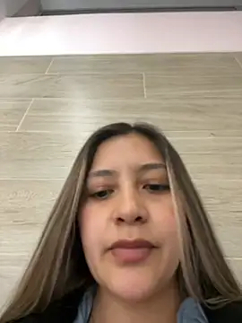 Chat +18 de alana_69 ao vivo