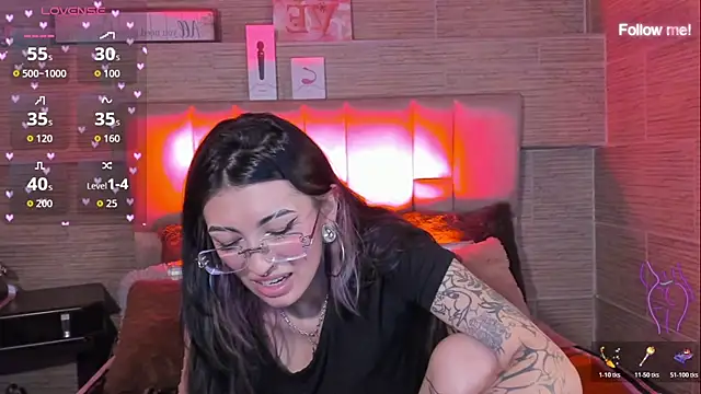 XXX chat uživo modela mia_devine_