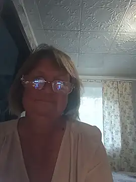 Онлайн чат XXX MilashkaCutie50