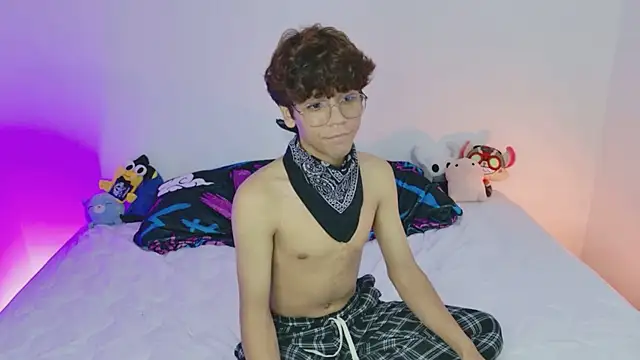 دردشة Samy_Twink الجنسية المباشرة