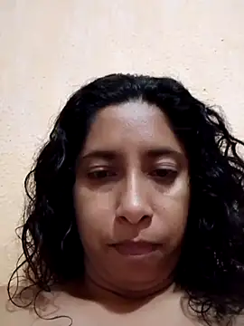 Chat +18 de hotaniani ao vivo
