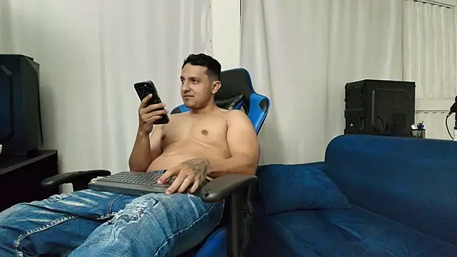 Chat XXX en directo de hott_dicks