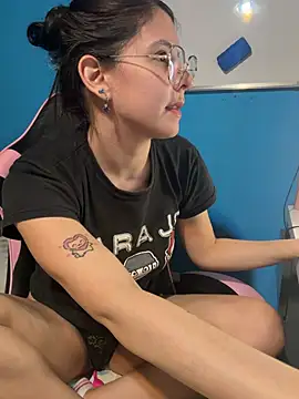 Czat XXX na żywo – MysticKitty7