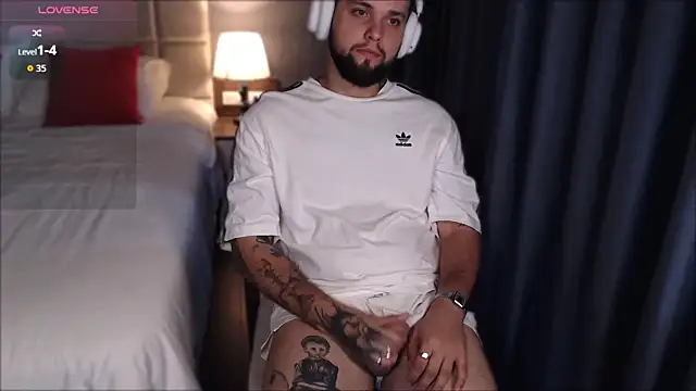 Chat XXX en directo de ChillyXO