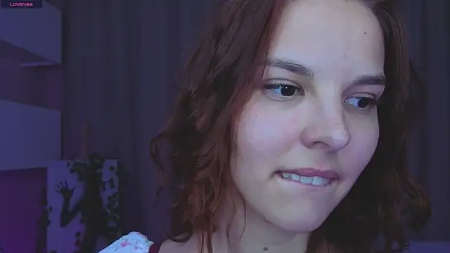 SinaHogsette's Live XXX Chat
