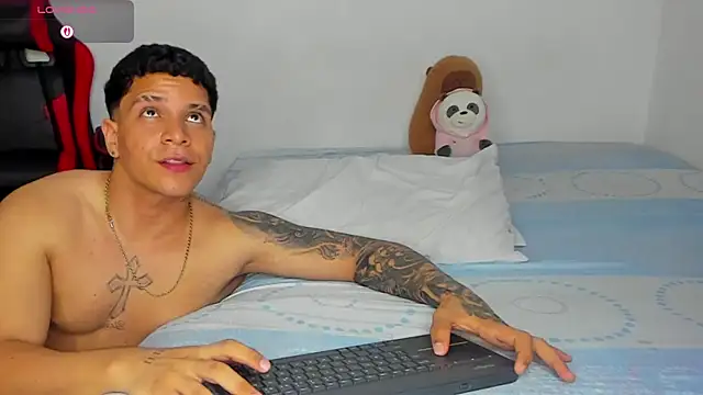 XXX chat uživo modela DrakeSmith_