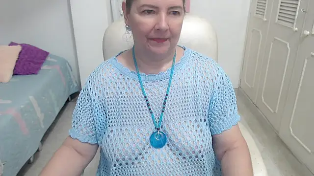 Chat +18 de leonela_69 ao vivo