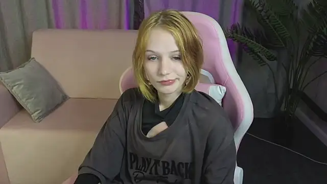 AliceJohansoneのライブXXXチャット