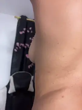 Scarlett05's Live XXX Chat