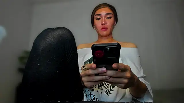 Chat XXX en directo de MistressNextDoor_