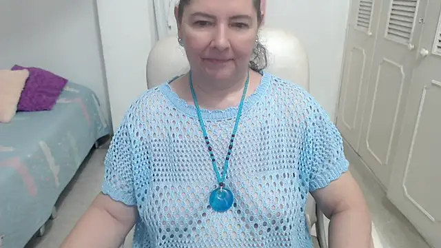 leonela_69's Live XXX Chat
