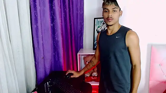 Chat XXX en directo de Angel_foxc13