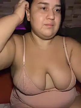 Chat +18 de yesmiia ao vivo