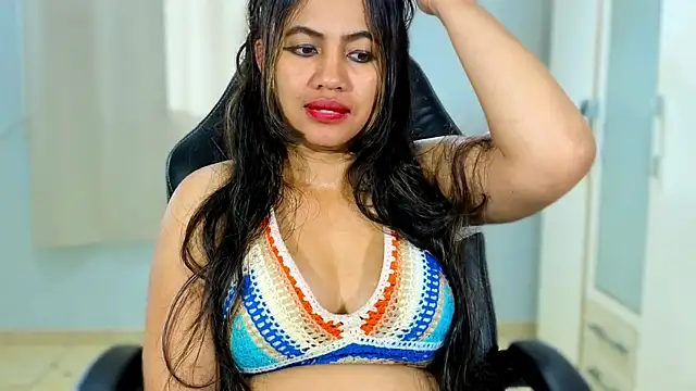 Chat +18 de FannyXhot ao vivo