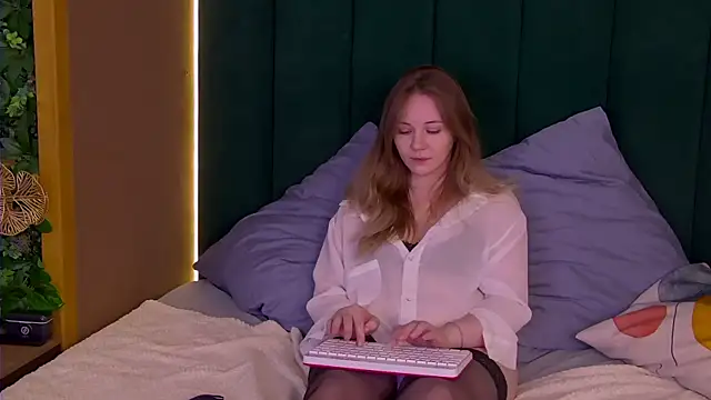 VeraHaze live XXX chat