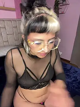Chat XXX en directo de RebelKitty_