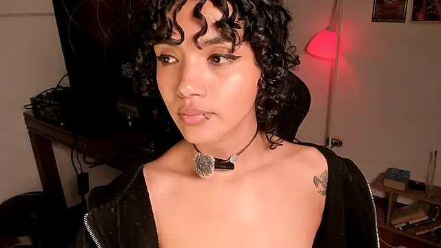 Nati____ Adlı Modelin Canlı XXX Sohbeti