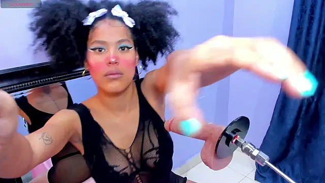 sharonbomboのライブXXXチャット