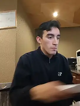 TommyMomentum's Live XXX Chat