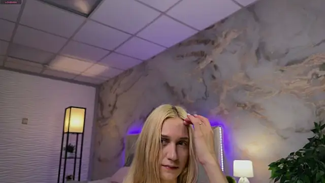 Show modela SerenaCrystall na web-kameri