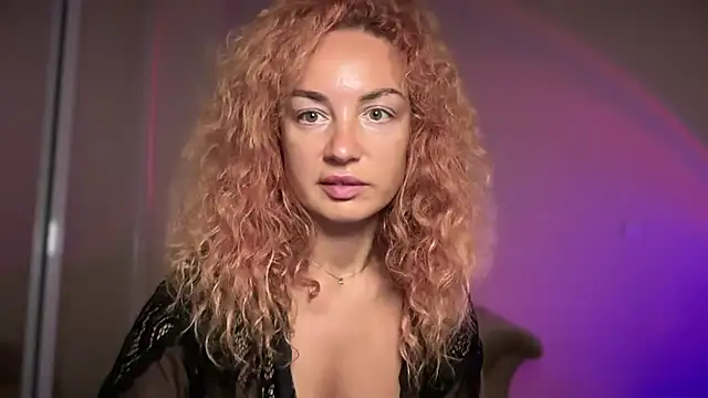 צ'אט XXX בשידור  חי של Reddgiirl