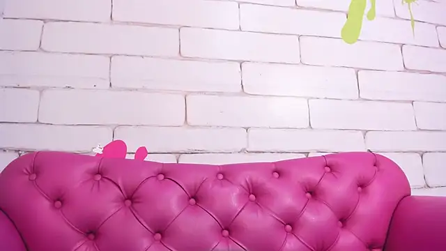 AriaMoonnn Adlı Modelin Canlı XXX Sohbeti
