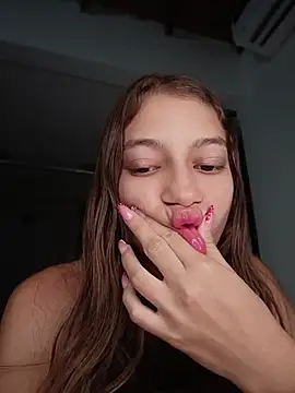 Vanneskk Adlı Modelin Canlı XXX Sohbeti