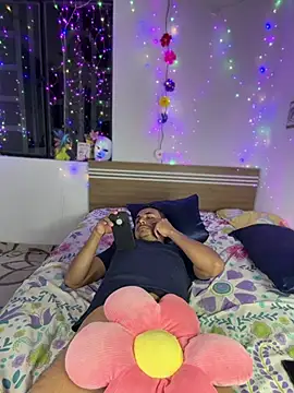 Chat XXX en directo de Simone_Miller